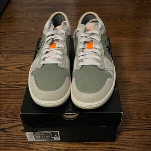 Jordan 1 Low SE Craft Sky J Light Olive/Black-Celadon